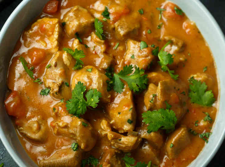 Ricetta pollo al curry con yogurt