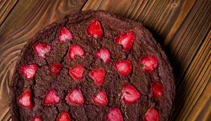 Torta Brownie light ricetta fragole