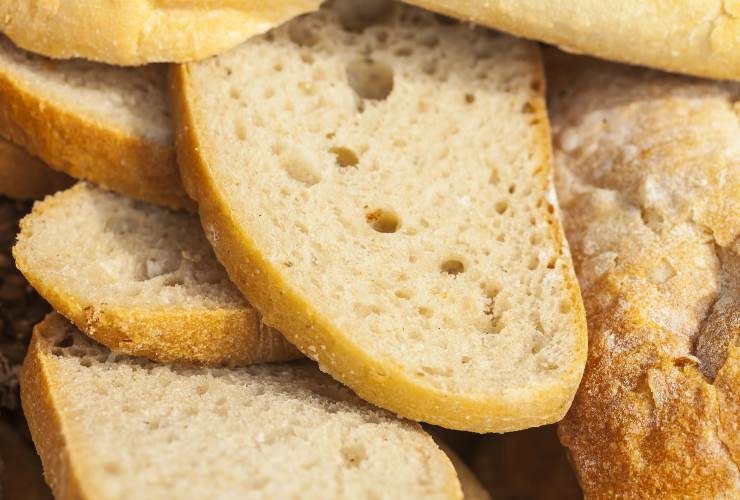 Come ravvivare il pane raffermo
