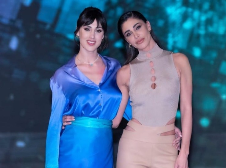 Belen Rodriguez insieme alla sorella Cecilia