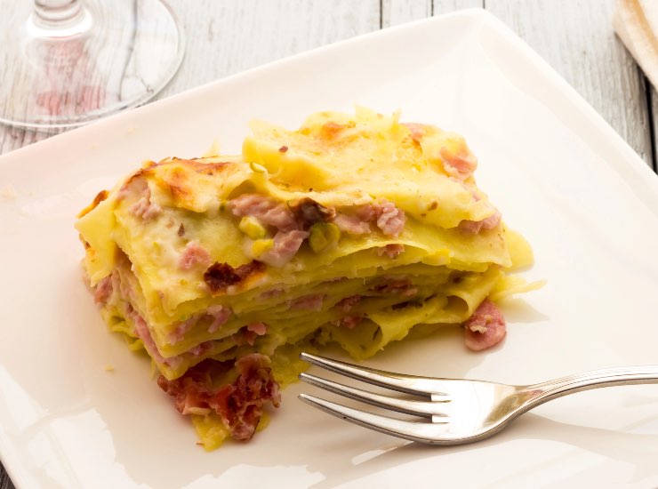 Lasagne senza glutine con mortadella e provolone 