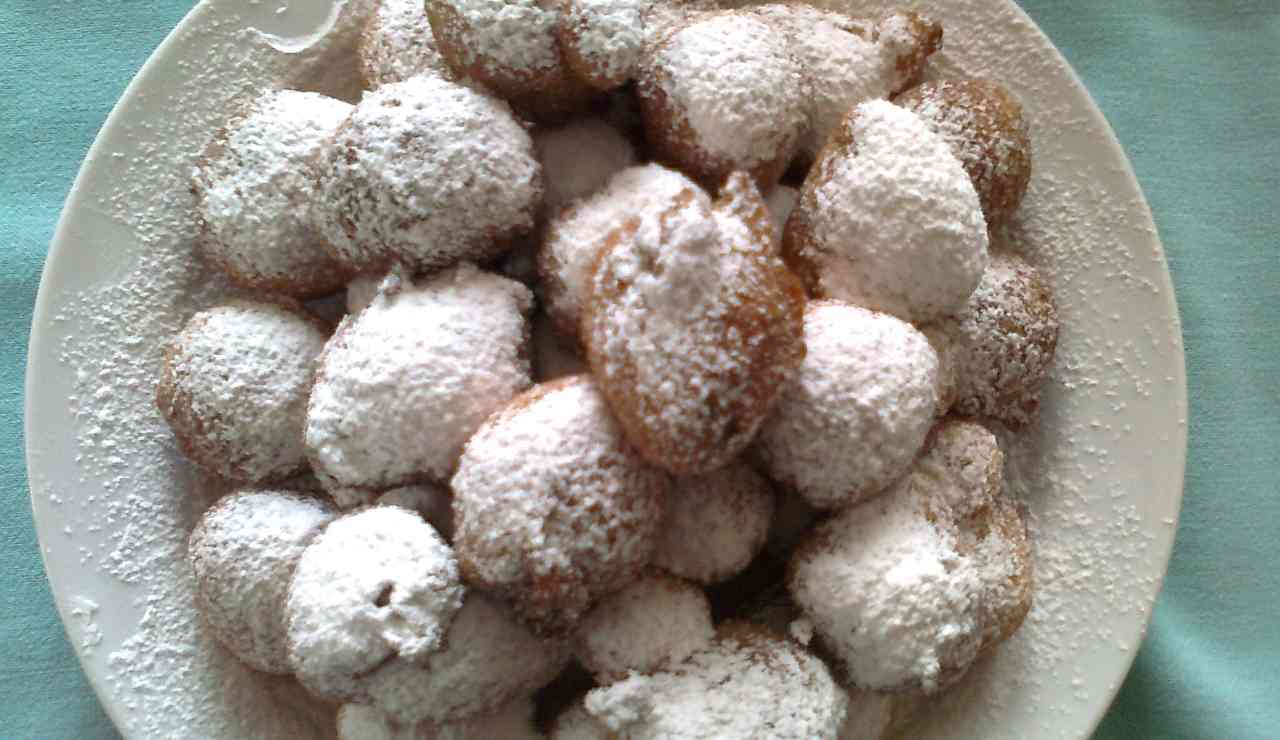 Frittelle di Carnevale gluten free - foto Wikimedia Commons - streetfoodnews.it