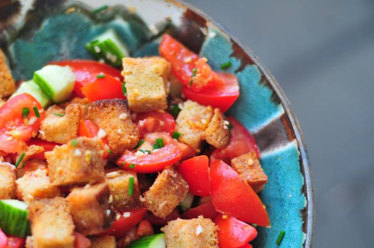 Panzanella pronta da gustare - foto flickr - streetfoodnews.it