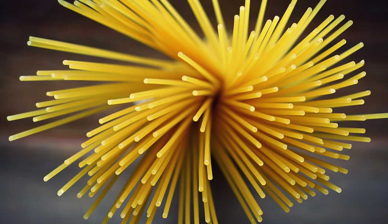 Spaghetti - foto pixabay - streetfoodnews.it