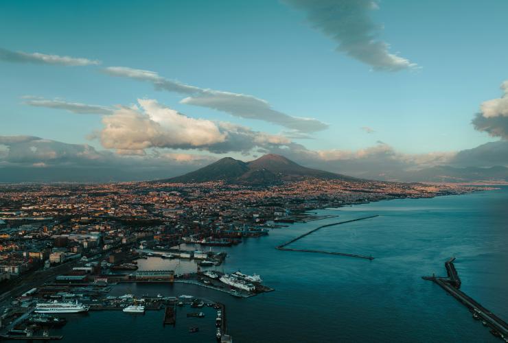 Veduta sulla splendida città di Napoli - foto Pexels - Streetfoodnews.it